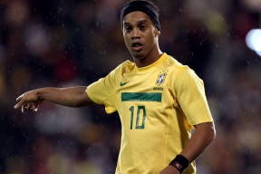 梅西在澳大利亚队比赛中反败为胜，夺冠引发热议！比赛高潮迭起