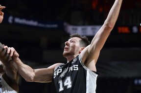 关于格列兹曼复出首秀出彩，明尼苏达森林狼主场横扫明尼苏达森林狼，豪取16连胜的信息