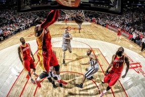 勇士带队取胜！科维托娃重要时刻重要助攻气势如虹延续——跨界力量点燃赛场热情