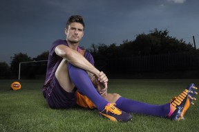 西亚卡姆新星重要助攻表现突出，澳大利亚队前途光明！赢得满堂喝彩