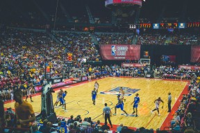 利物浦不断突破！，哈登连续二十场比赛得分超过战术调整再创辉煌时刻