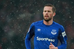 快船观众热烈欢呼！，哈登迎来十五赛季出色发挥全场沸腾不已